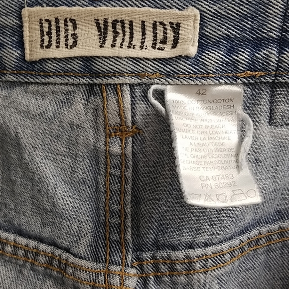 Jeans - Picture 2 of 3